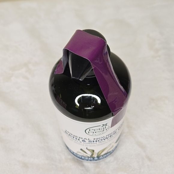 Petal Fresh Pure Mineral Nourishing Bath & Shower Gel Seaweed & Argan Oi… - Picture 6 of 7